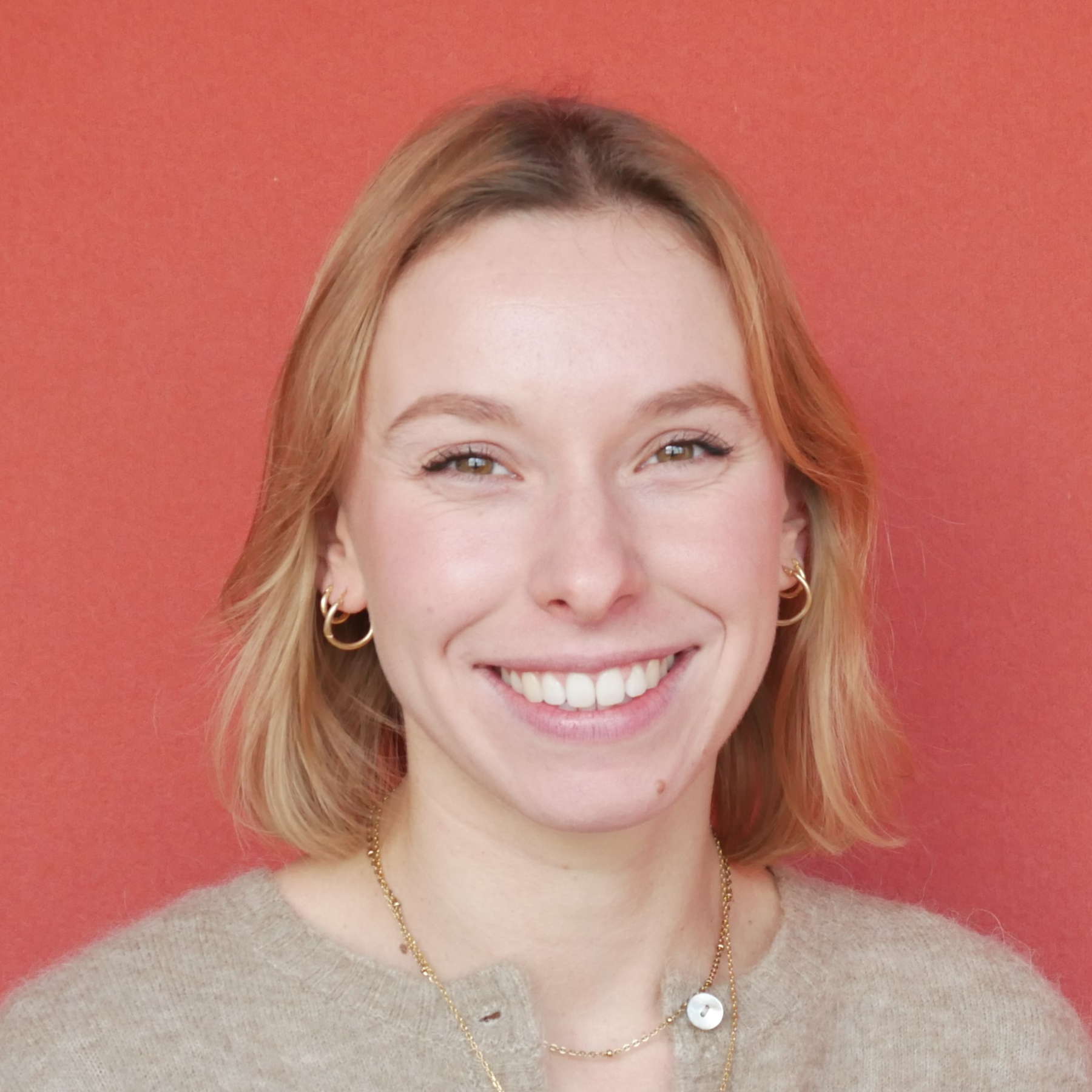 Louane Letuillier, Satec