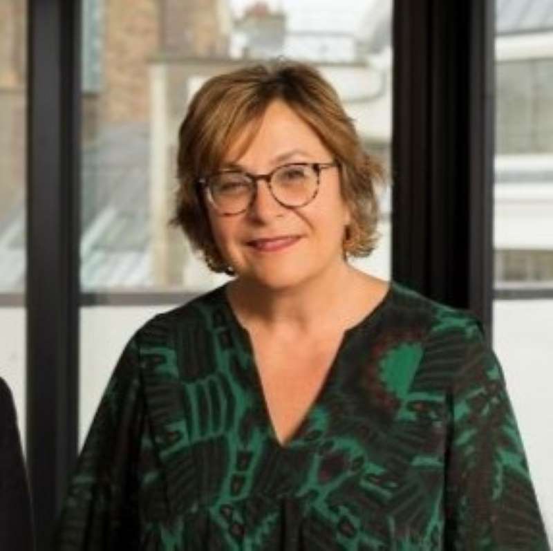 Marie Saglio, April