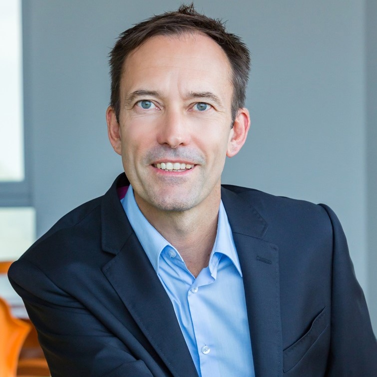 Pierre Banzet, Synerlab