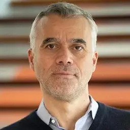 Theos Evgeniou, Tremau
