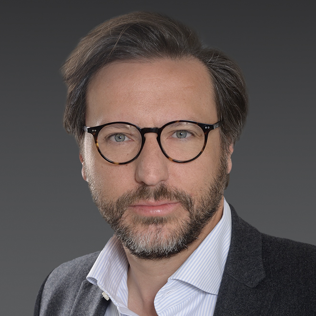 Xavier Petet, Paul Hastings