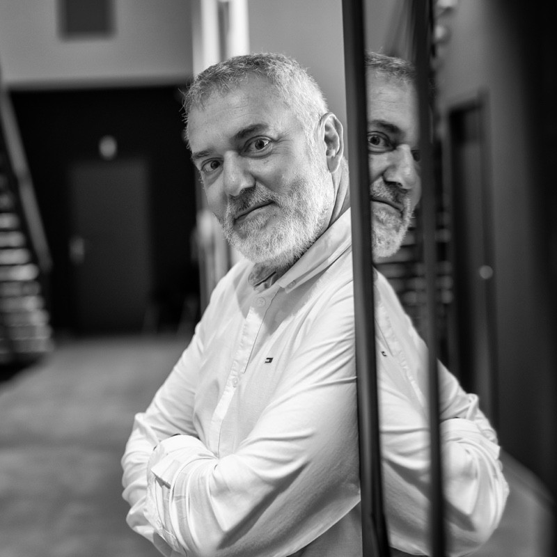 Joseph Veigas, Coaxis