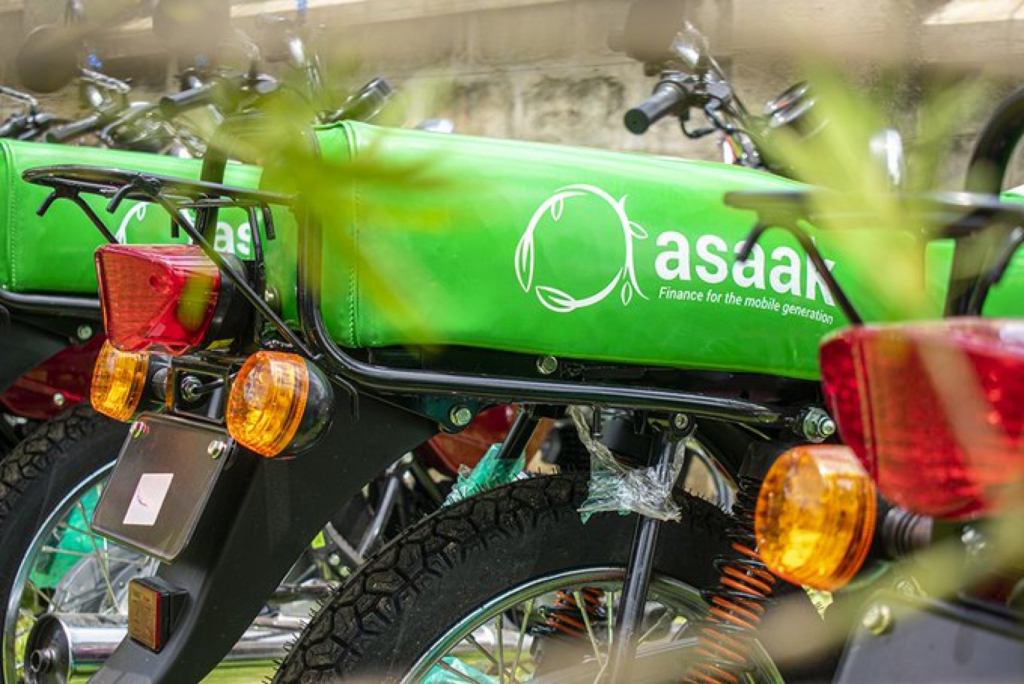 © Asaak