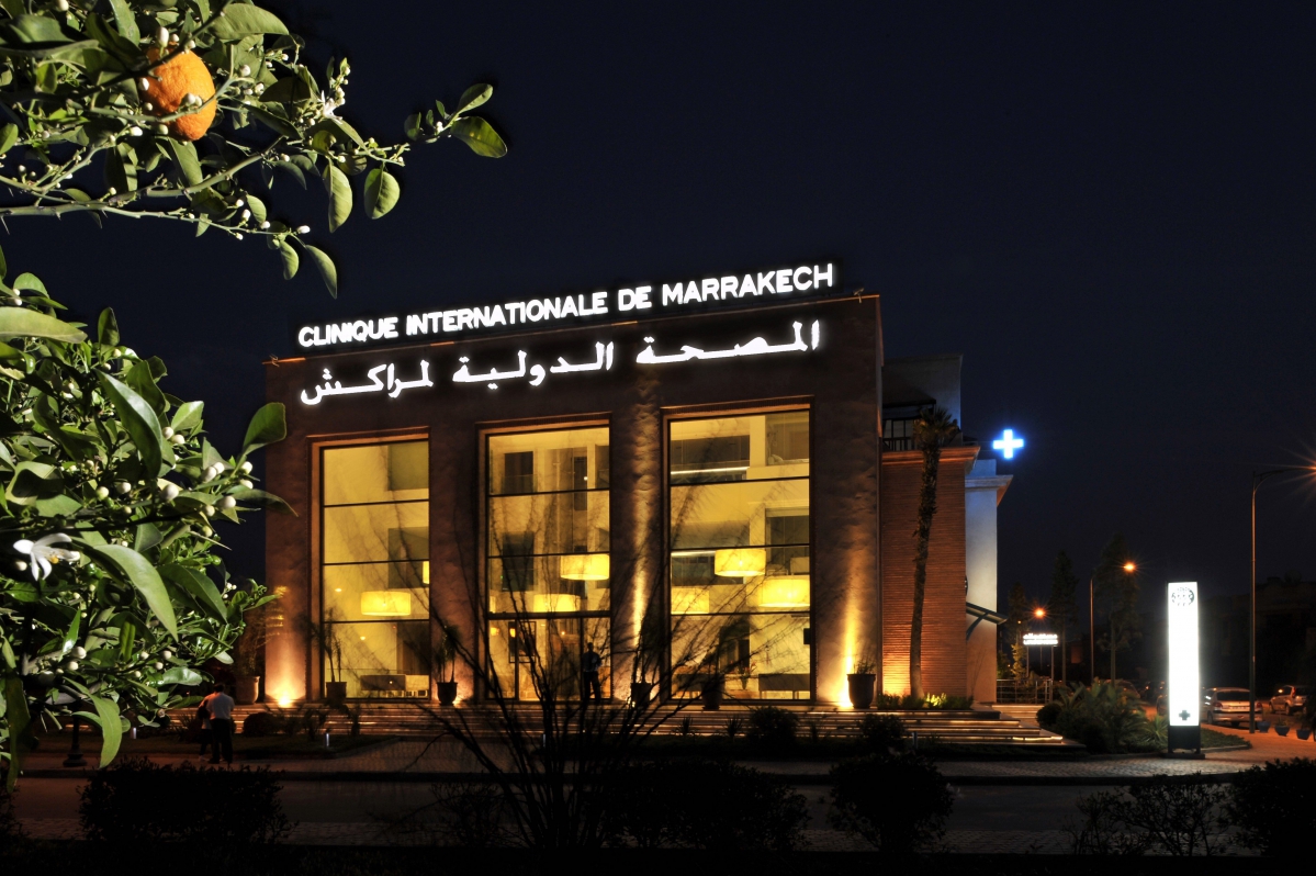 Clinique Internationale de Marrakech, l'un des établissements du groupe Cliniques Internationales du Maroc ; créée en 2011 elle comprend cent lits et cinq blocs opératoires. - © CIM Santé