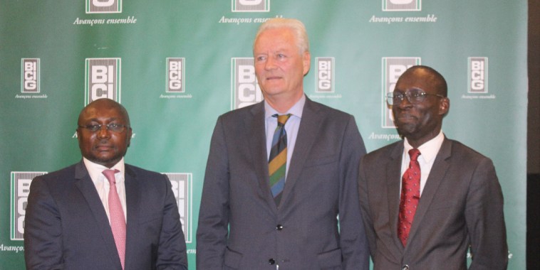 Ghislain Mboumba et Samba Caty Mbaye remplacent Bernard Levie (au centre) à la tête de la BICIG. - © BICIG