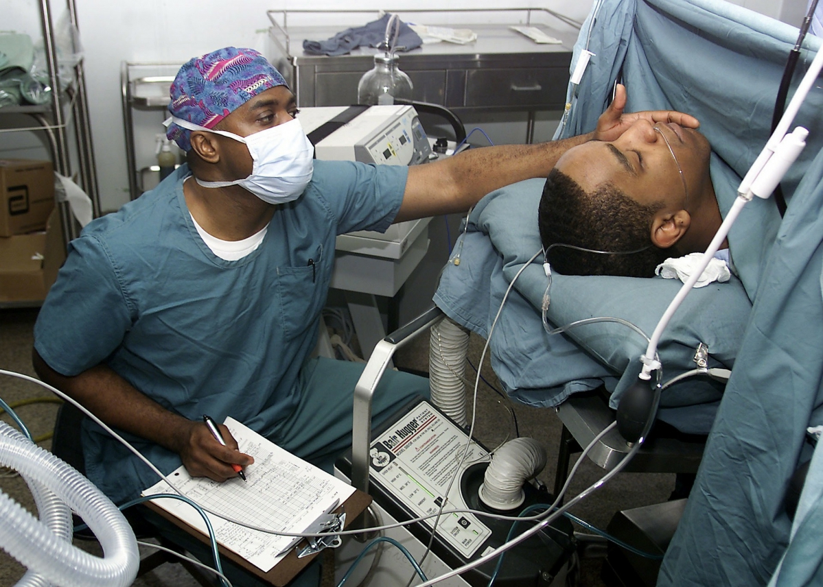Un hôpital en Afrique - © David Mark/Pixabay