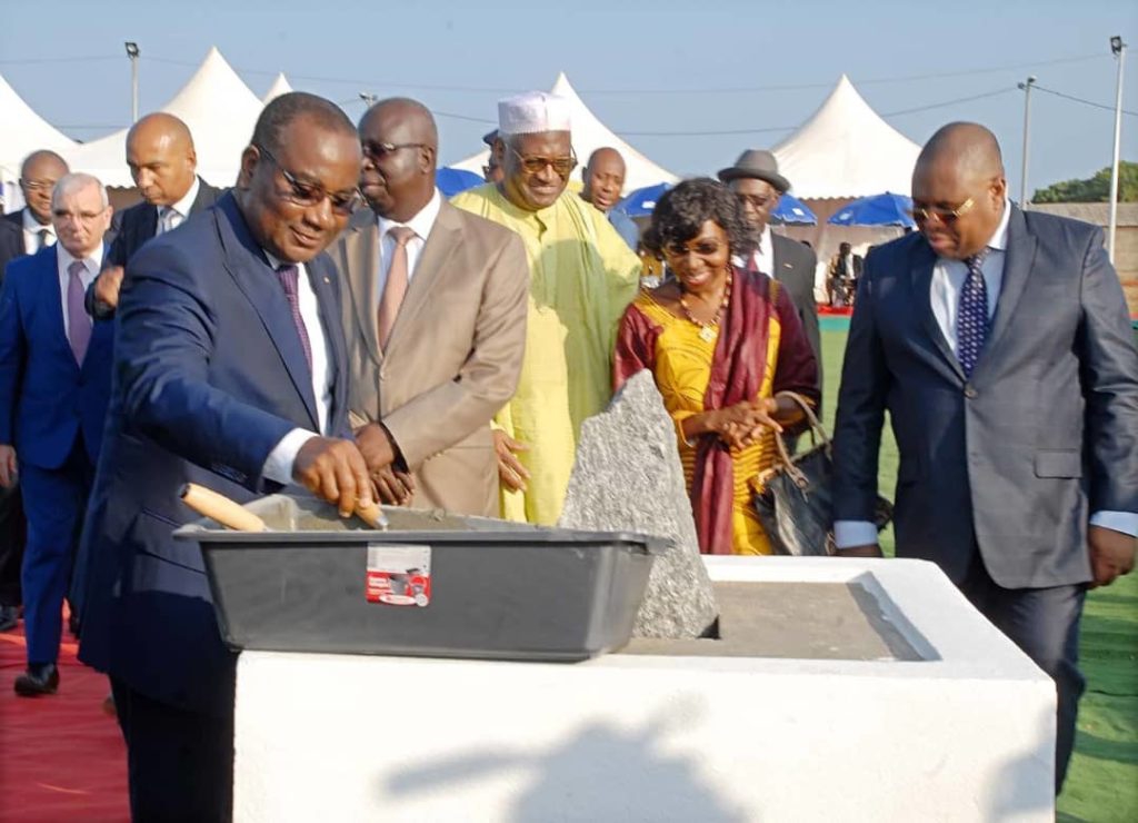 Pose de la première pierre de la centrale électrique de Kékéli à Lomé par le Premier Ministre de la République Togolaise, Komi Sélom Klassou, en juin 2019. - © Eranove