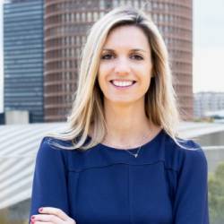 Julia Vincent, Avocance