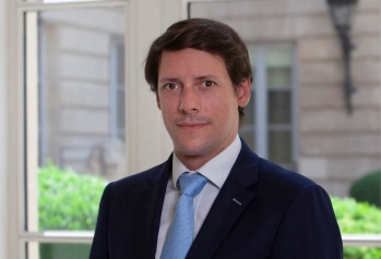 Adrien Descoutures, Jones Day Adrien Descoutures, Jones Day