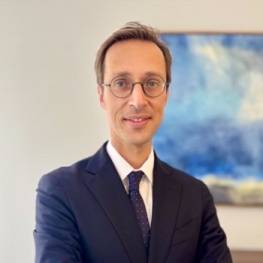 Daniel Hatzakortzian, Squair  Daniel Hatzakortzian, Squair