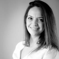 Julie Haeflinger, Squareness