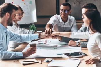 © Agora Partners © Agora Partners