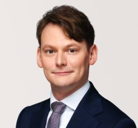 Simon Dievart, Freshfields