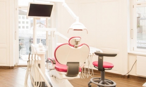 © Colosseum Dental Group