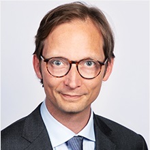 Julien Vandenbussche, DLA Piper