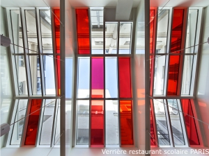 Verrière pare-flammes d'un restaurant scolaire dans le premier arrondissement de Paris. - © Briand Industries SN / Croixmariebourdon architectes associés / Luc Boegly